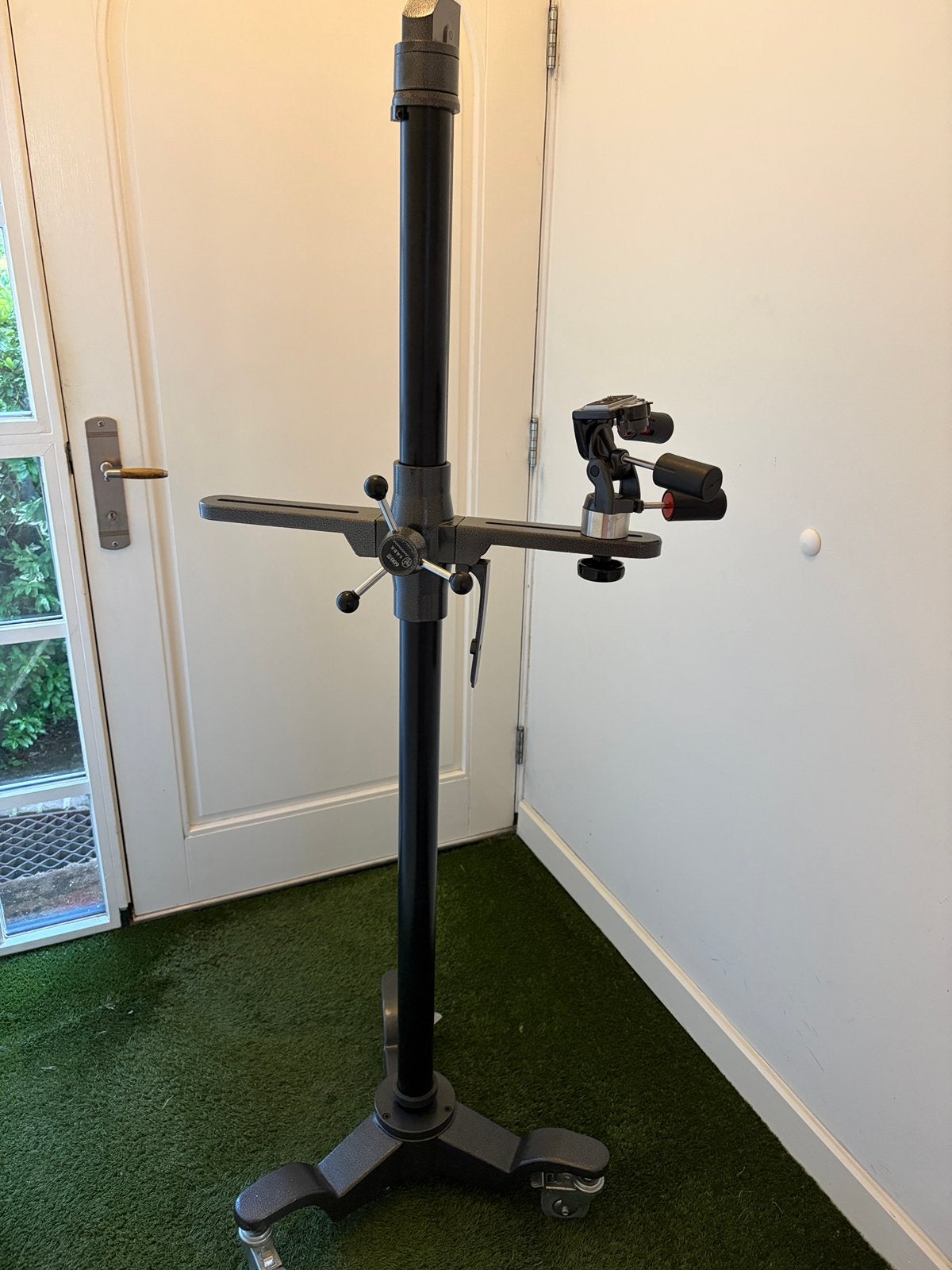 Camera statief hydraulisch in hoogte verstelbaar, Ophalen, Zo goed als nieuw