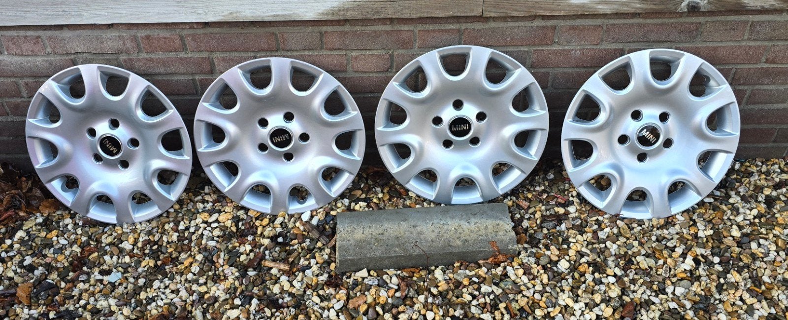 4 originele MINI 15" wieldoppen voor  stalen velgen, Ophalen of Verzenden, Zo goed als nieuw