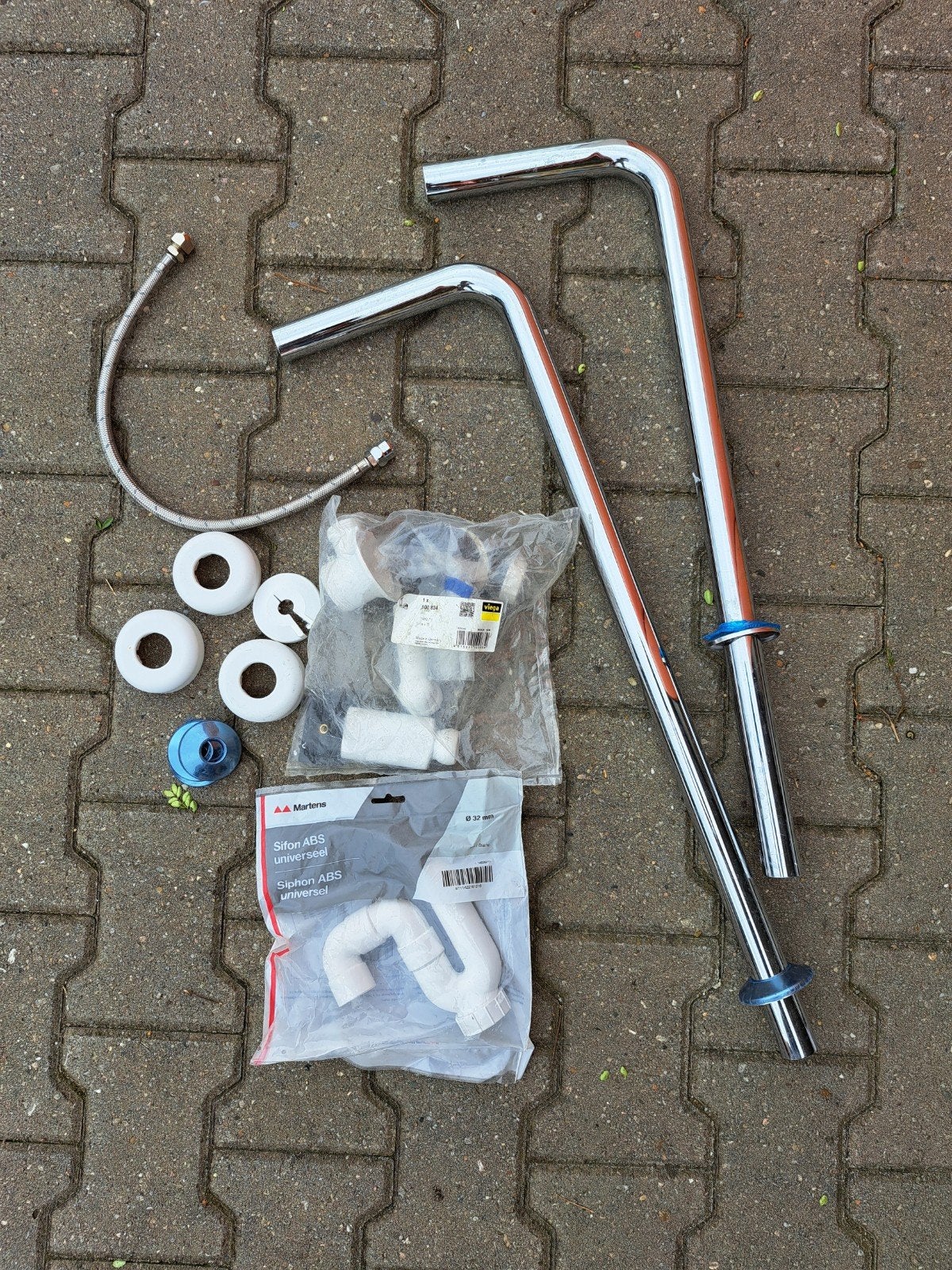 Diverse sanitairaccessoires en sifon, Ophalen, Nieuw