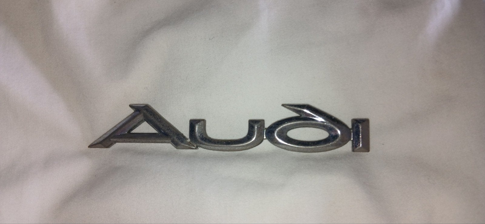 Audi logo / embleem, Auto-onderdelen, Klein materiaal, Ophalen of Verzenden, Gebruikt, Audi