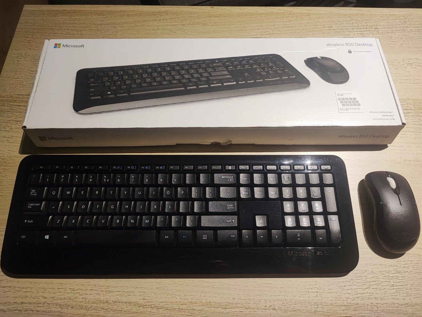 Microsoft Wireless 850 Desktop Toetsenbord & Muis Set, Computers en Software, Ophalen of Verzenden, Zo goed als nieuw, Draadloos