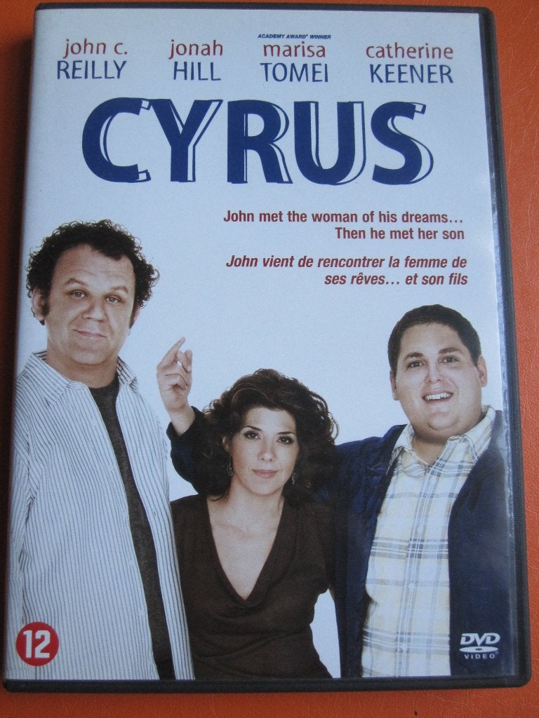 Cyrus (2010), Nederlands, Overige genres, Ophalen of Verzenden, Zo goed als nieuw