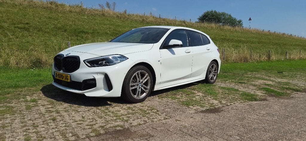 Foto 24 van BMW 1-Serie 118i 136pk 2021 Executive Edition M-sport