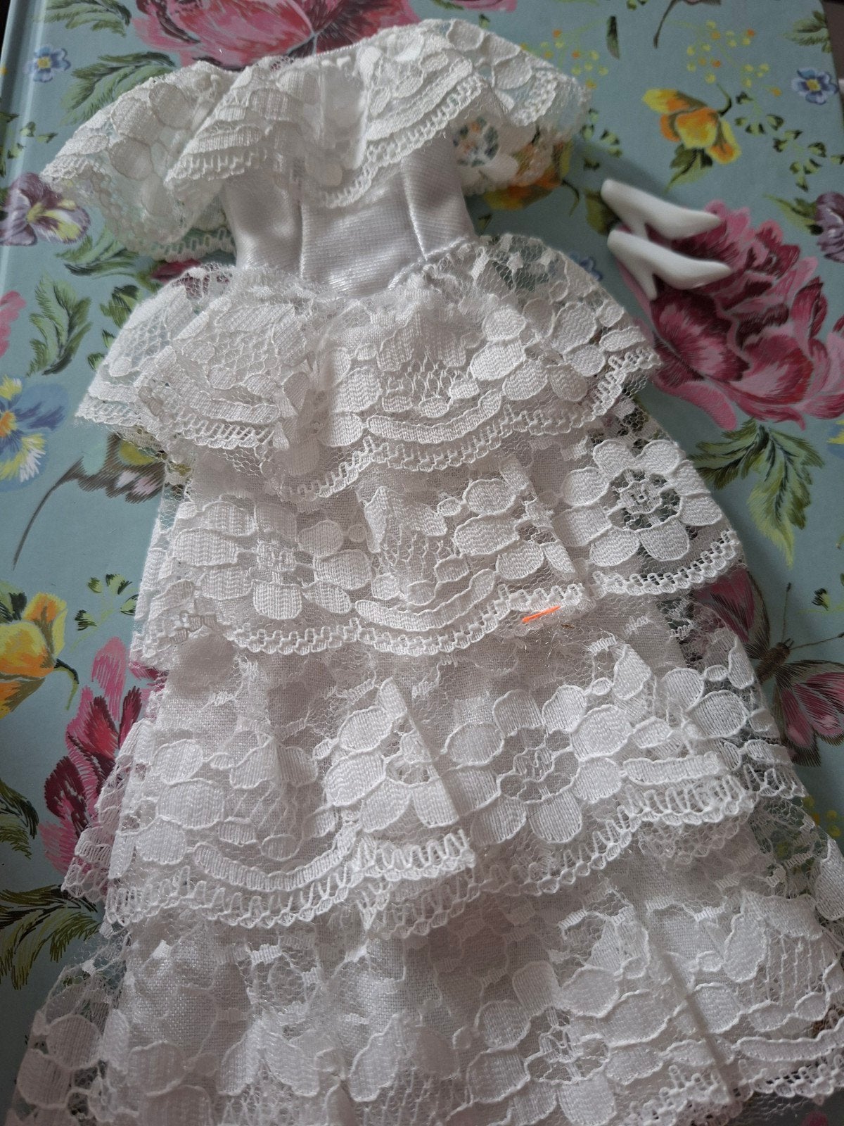 Barbie Witte bruidsjurk + schoentjes voor Barbie. ️❤️, Ophalen of Verzenden, Zo goed als nieuw, Wit, Trouwjurk