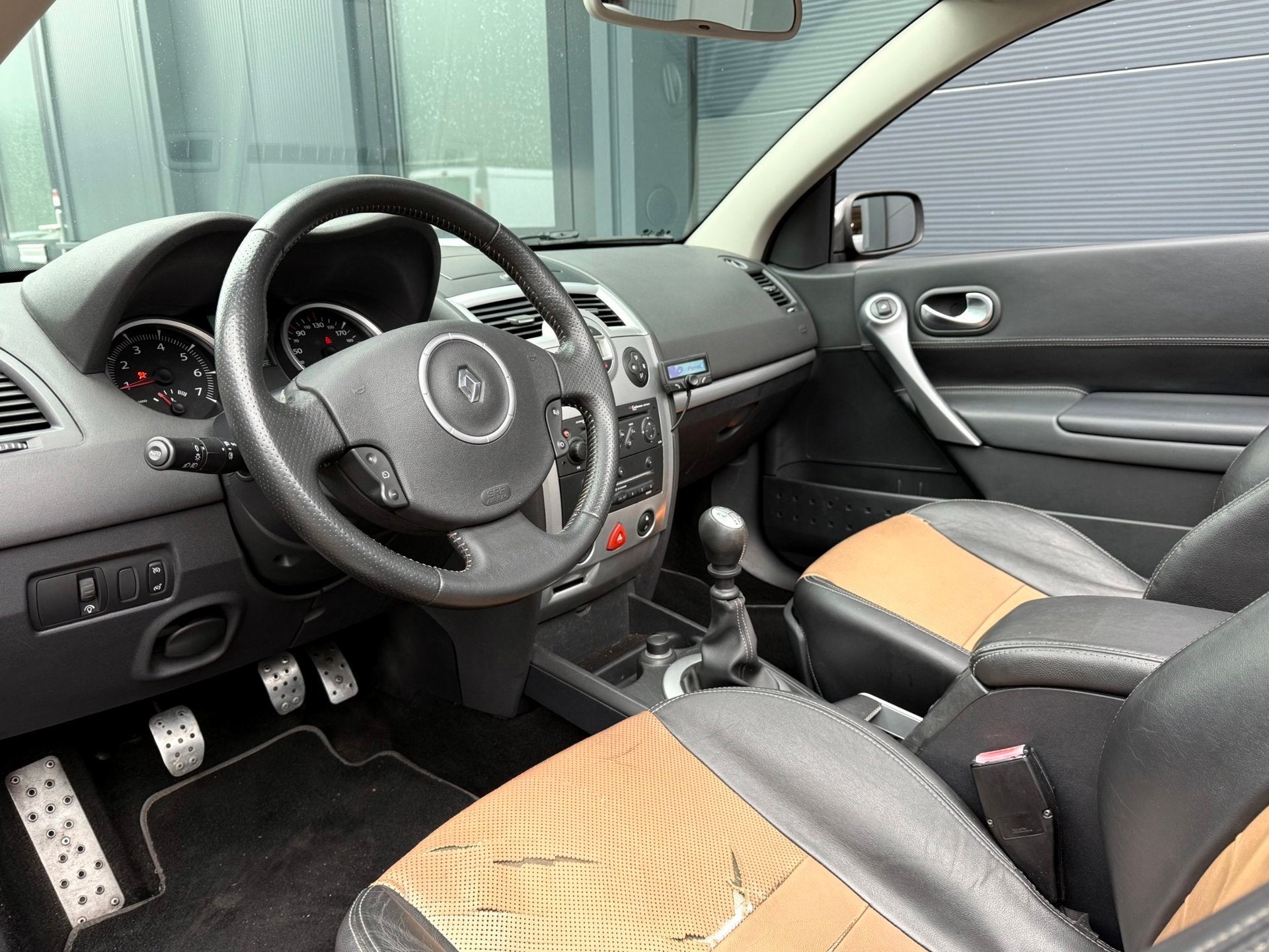 Renault Mégane Coupé-Cabriolet 2.0 dCi Exception, Auto's, Voorwielaandrijving, 4 cilinders, 4 stoelen, Zwart