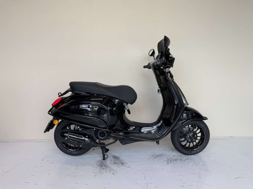 Vespa Sprint Brom 45km/h, Black on Black, BWJ 2019, Niet ingevuld, Gebruikt, Maximaal 45 km/u, Niet ingevuld