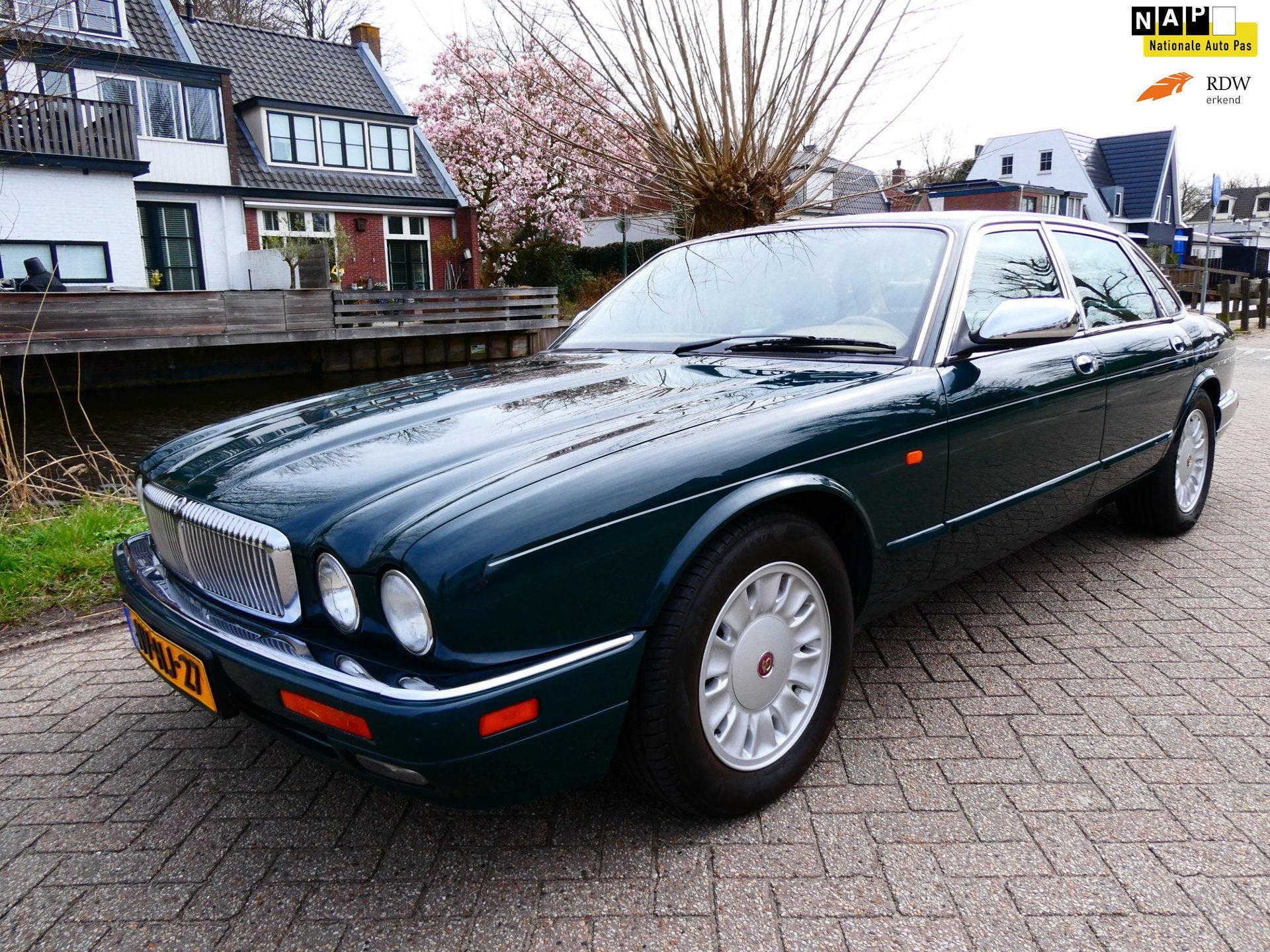 Daimler Double Six 6.0 V12 312pk Origineel Nederlands met hi, Achterwielaandrijving, Gebruikt, Beige, 12 cilinders
