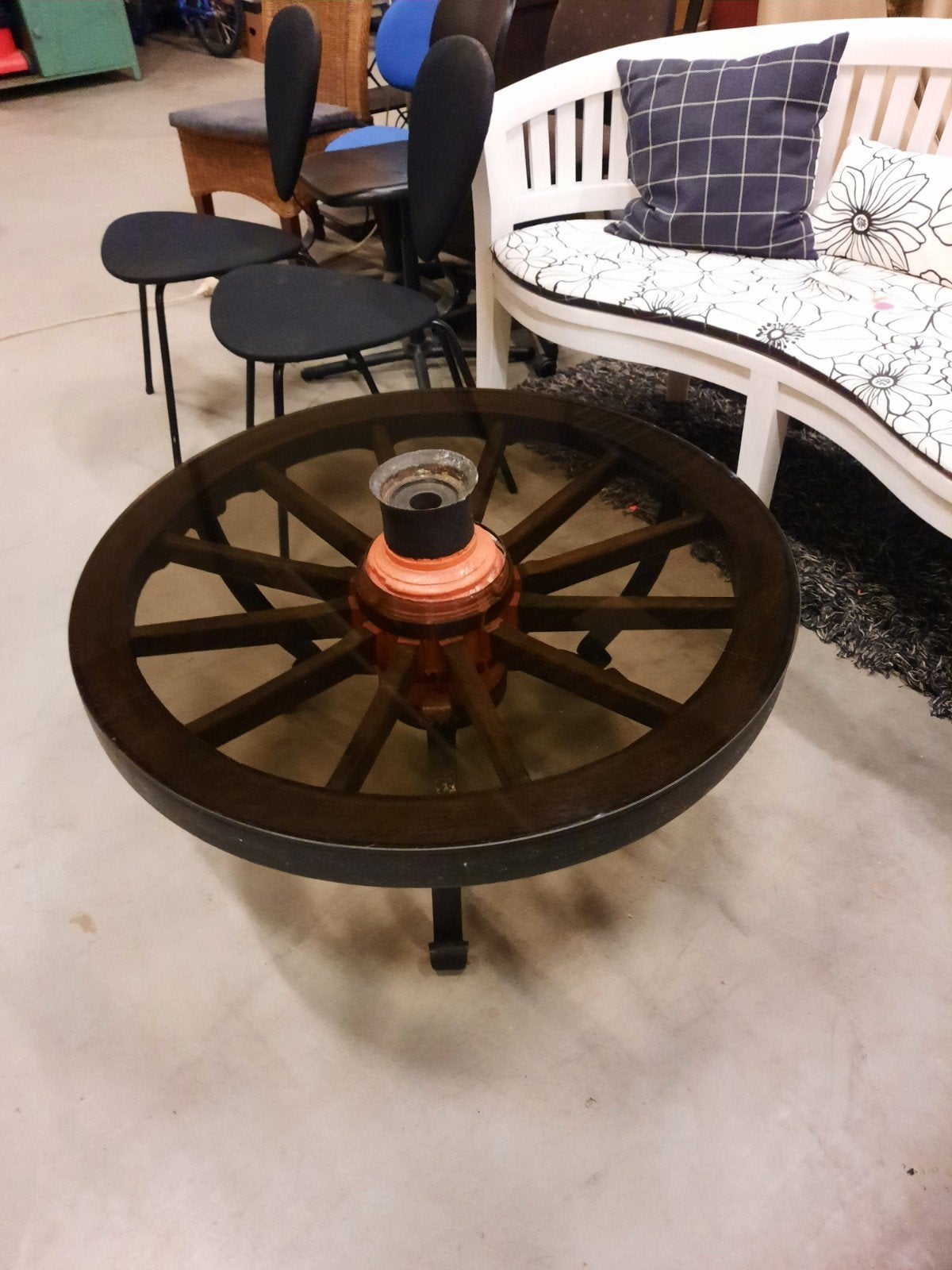 Salontafel van origineel antiek karrewiel met glasplaat, Ophalen, Gebruikt, 50 tot 100 cm, Rond