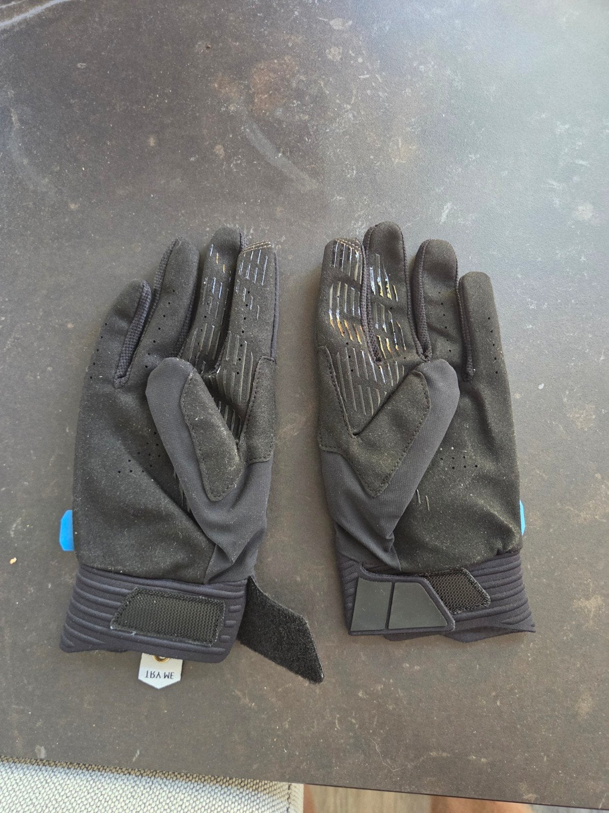 Nieuwe 100% handschoenen - nooit gedragen (te klein), Fietsen en Brommers, Fietsaccessoires | Fietskleding, Ophalen