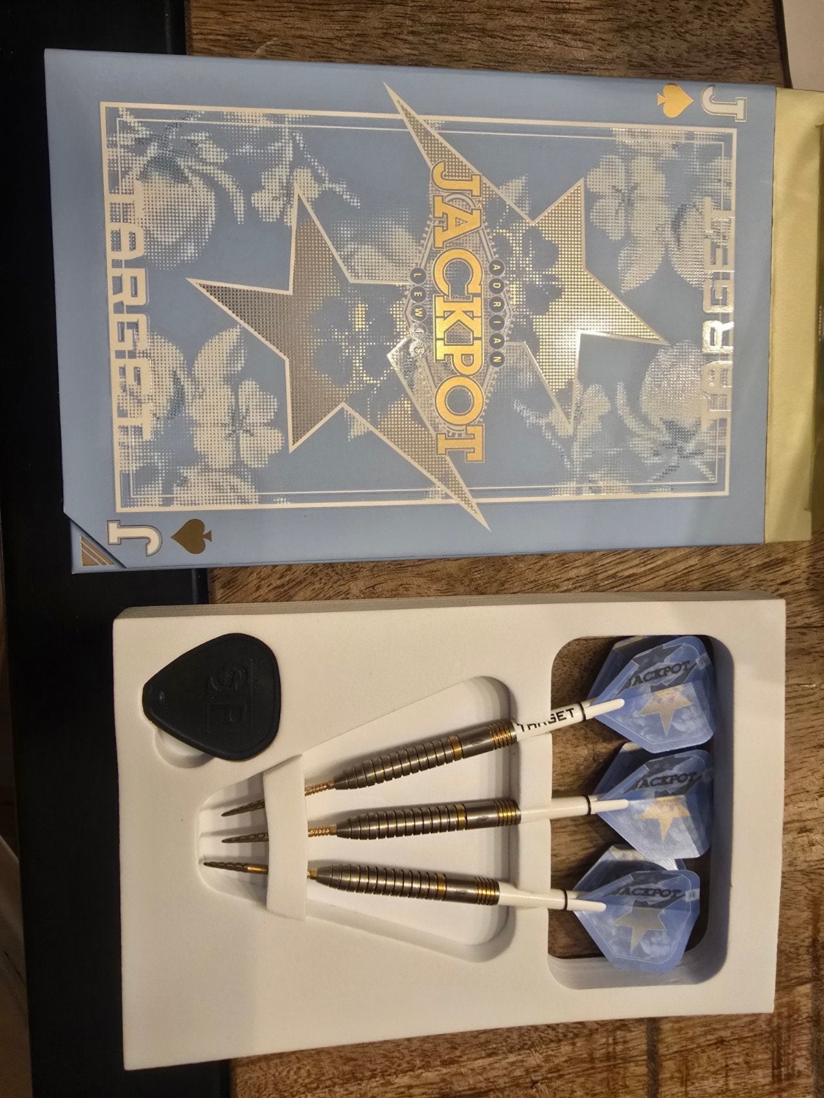 Target Adrian Lewis Showdown Swiss Point 95% 25 gram darts, Sport en Fitness, Ophalen of Verzenden, Zo goed als nieuw, Pijlen