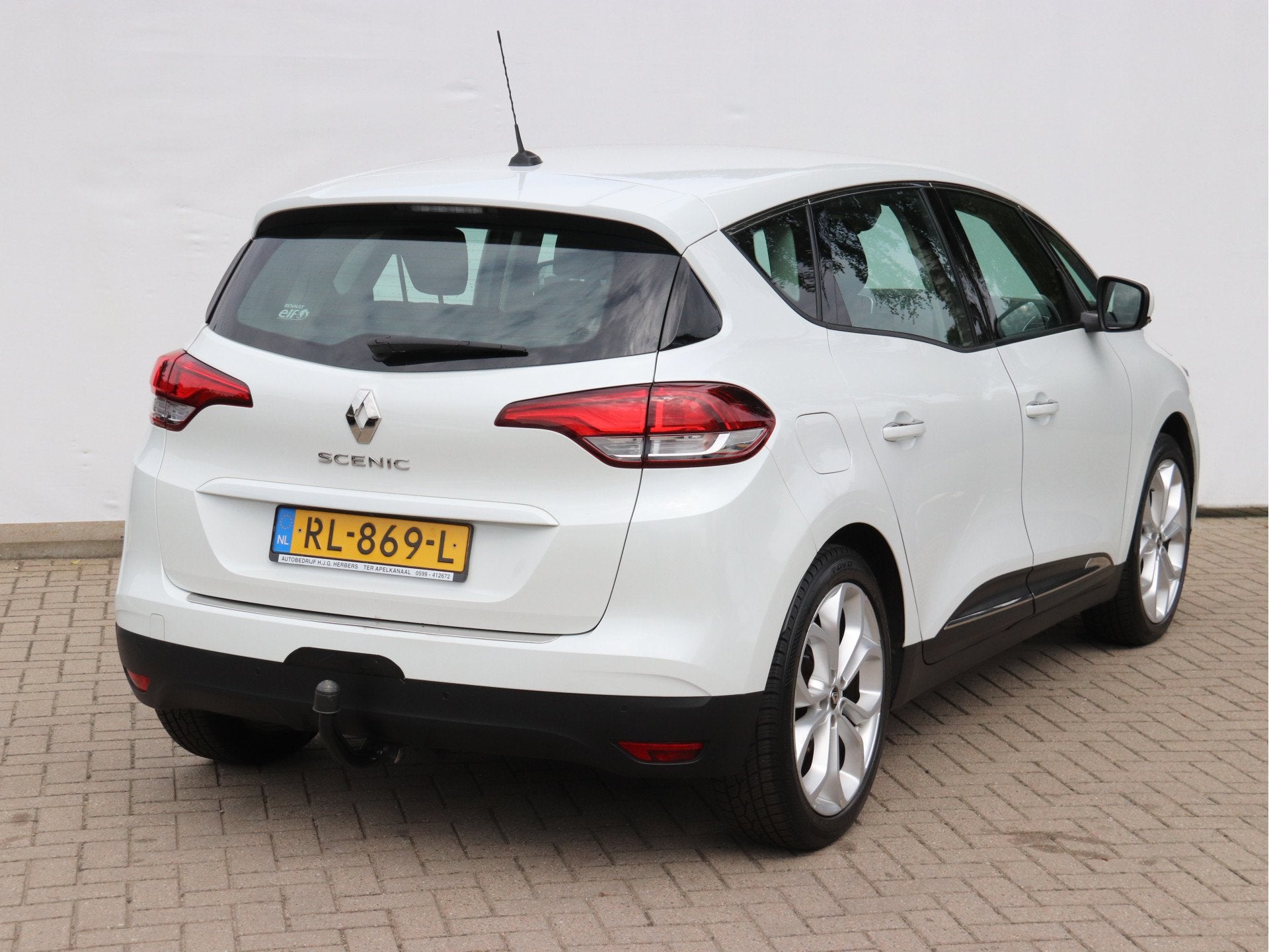 Renault Scénic 1.2 TCe Zen AIRCO / NAVI / PDC / TREKHAAK, Voorwielaandrijving, Stof, Gebruikt, Euro 6