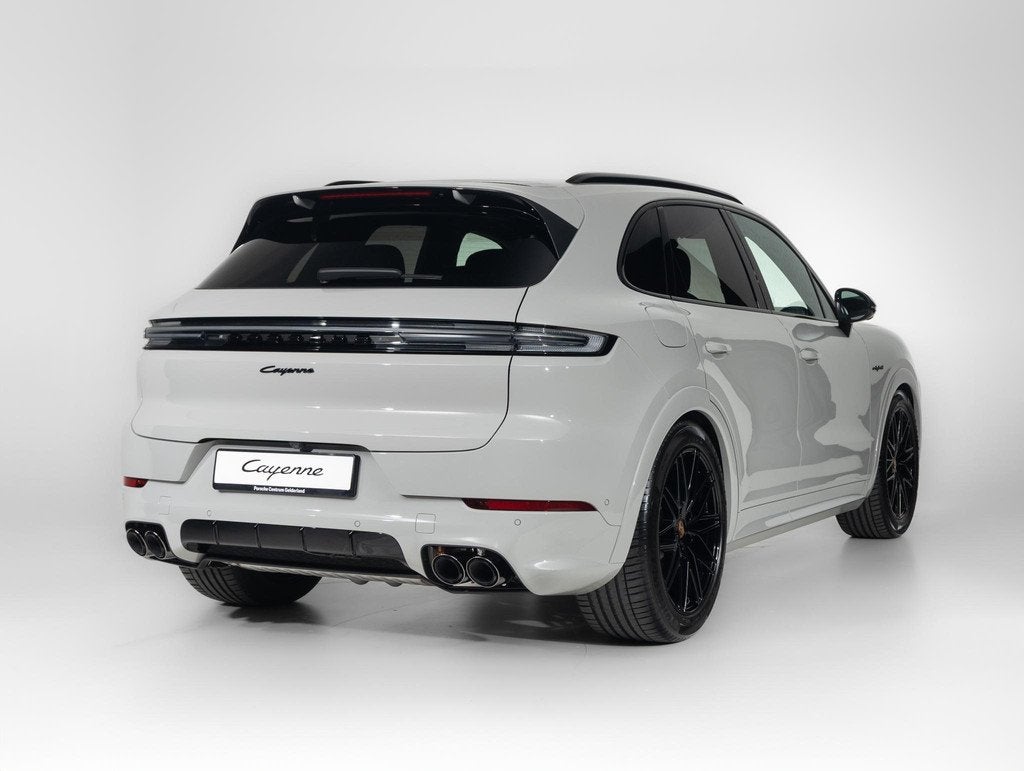 Porsche Cayenne E-Hybrid Black Edition, Cayenne, 2995 cc, Met garantie (alle), 26 kWh