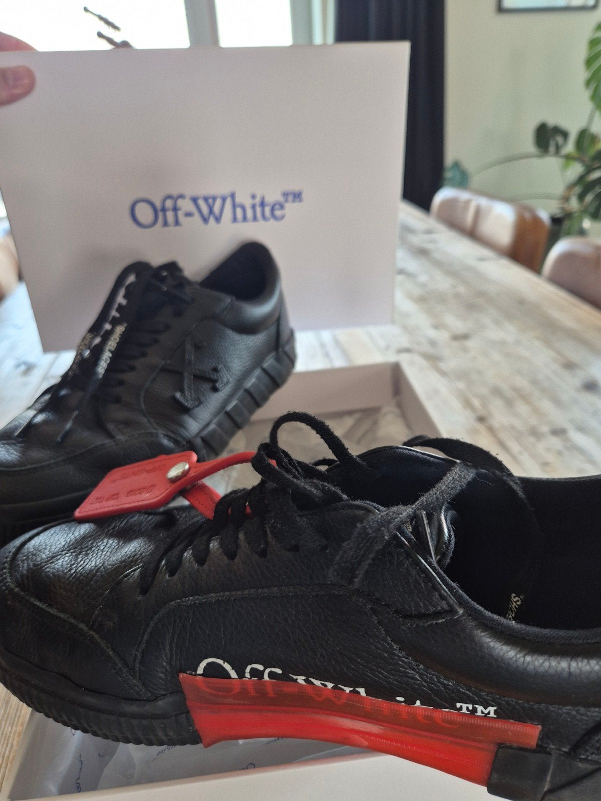 Off-White sneaker 'low vulcanized calf leather black 41', Off-White, Zwart, Ophalen of Verzenden, Sneakers of Gympen