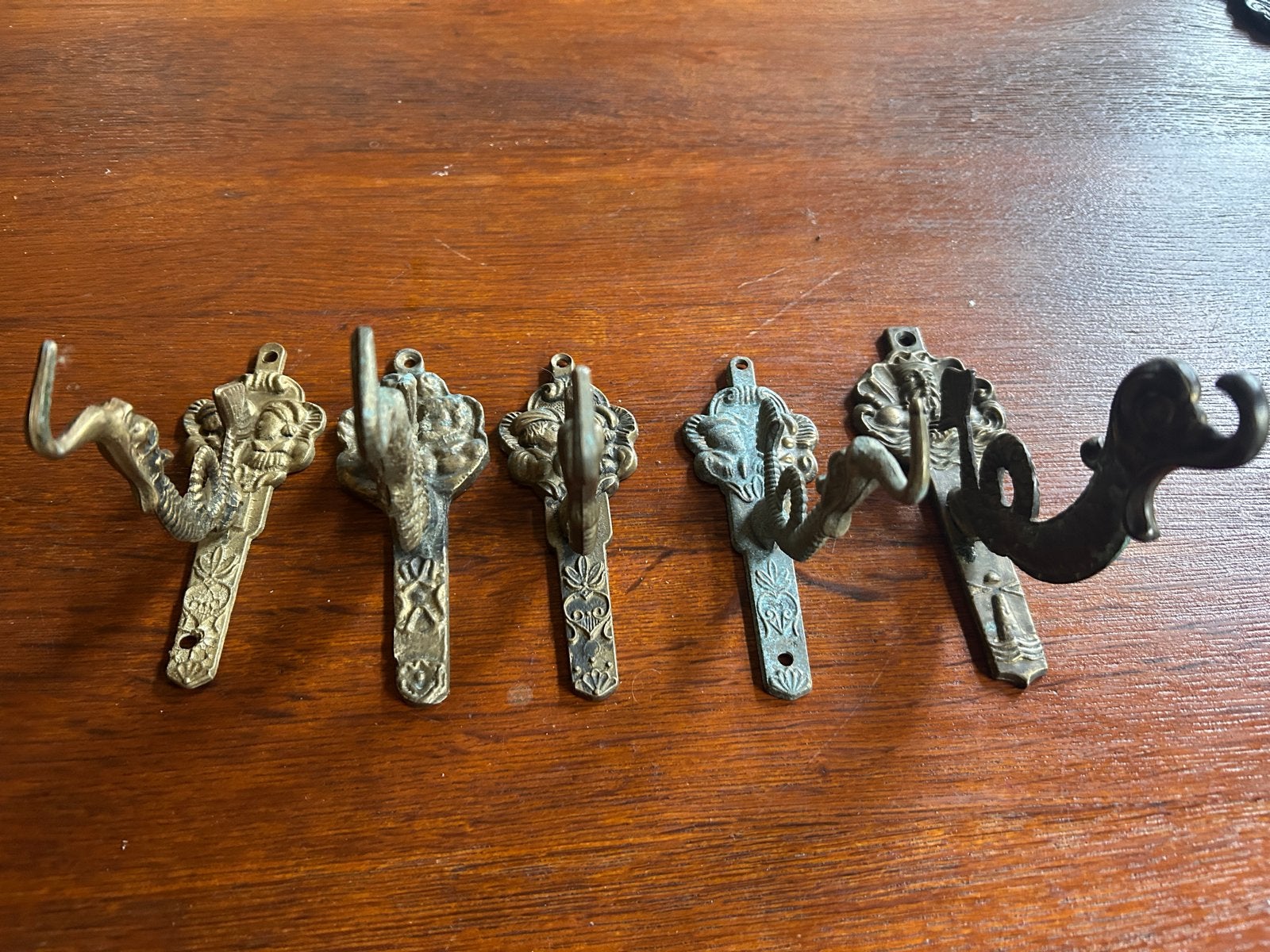 Set van 5  vintage bronzen haken met zeemeerminmotief, Ophalen of Verzenden, Koper
