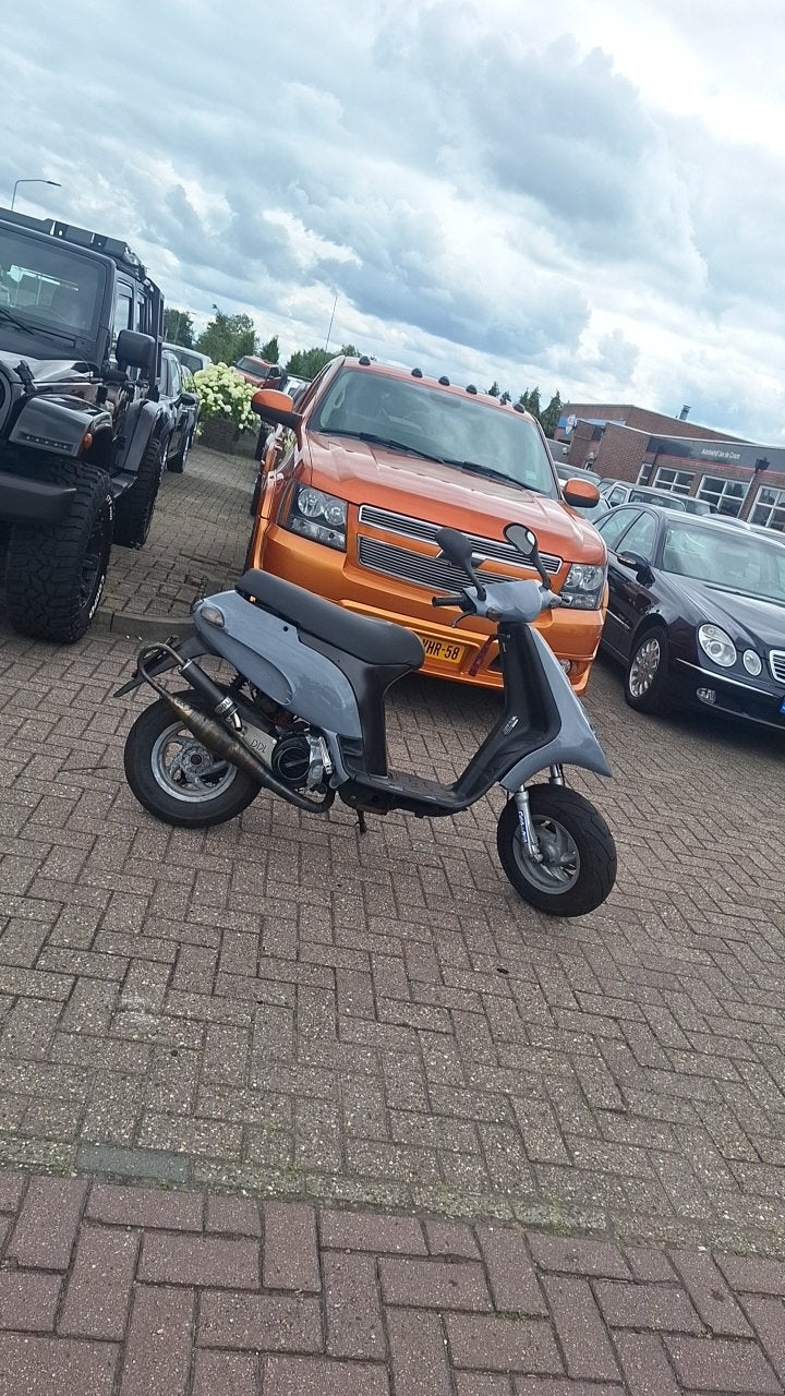 Piaggio thypoon 70cc, Ophalen of Verzenden, Zo goed als nieuw, Tweetakt, Overige modellen