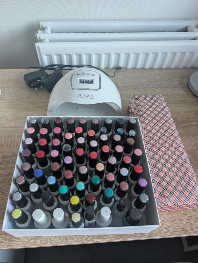 Diverse nagelproducten, Ophalen