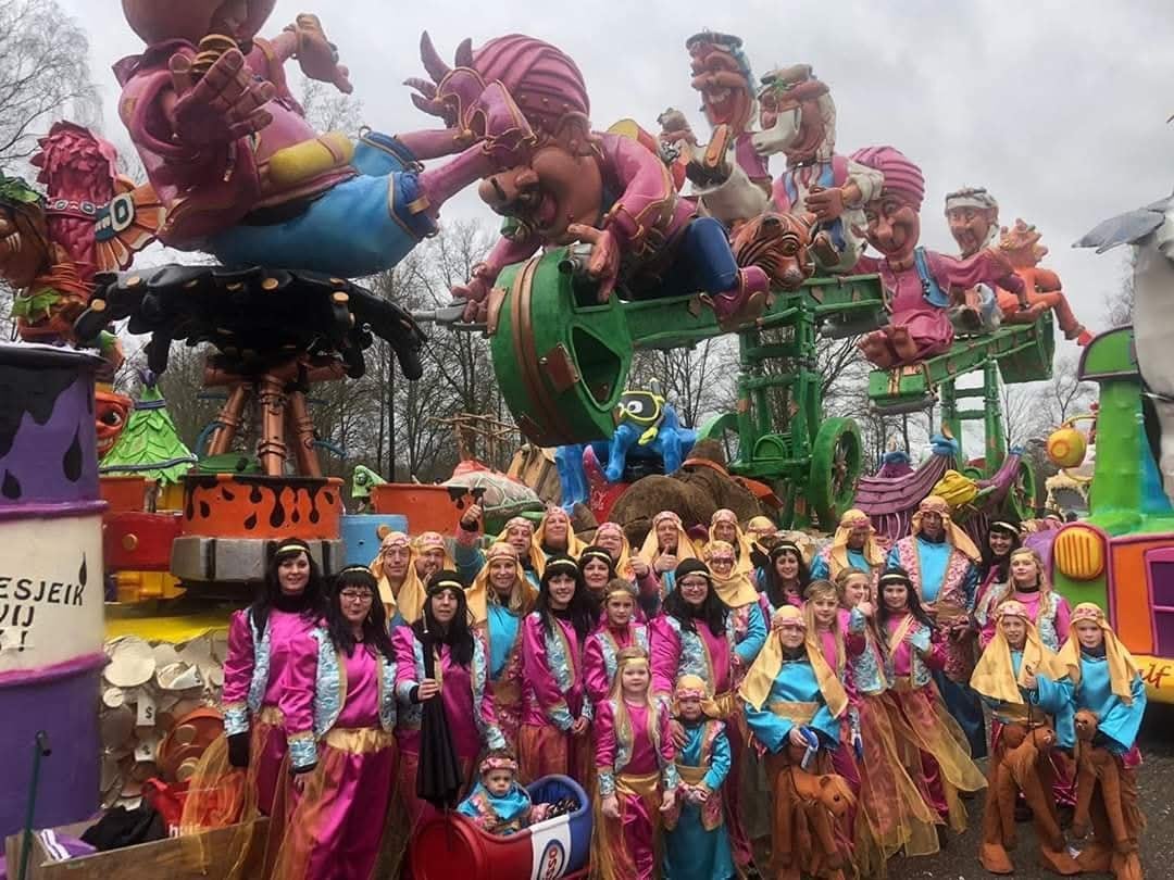 Olie sjeik pakken, Ophalen, Zo goed als nieuw, Carnaval