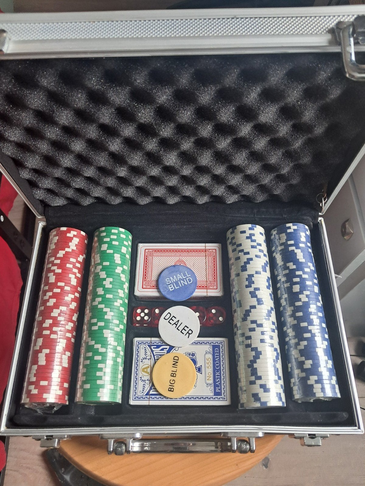Nieuwe Pokerset in Koffer - Compleet met Sleutel, Vijf spelers of meer, Ophalen of Verzenden, Nieuw