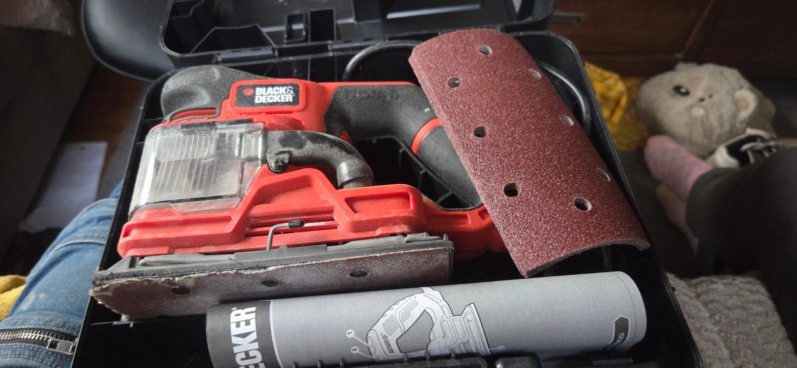 Black & Decker KA330EKA-QS Vlakschuurmachine, Ophalen