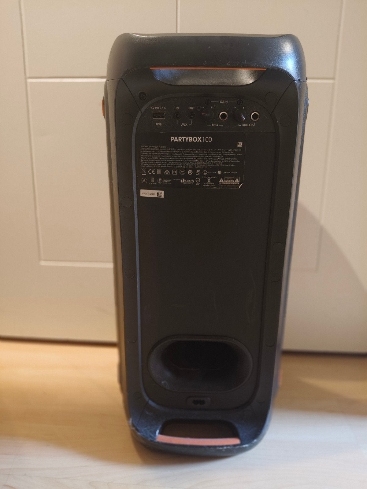 Foto 4 van JBL PartyBox 100 - Krachtige draagbare partyspeaker
