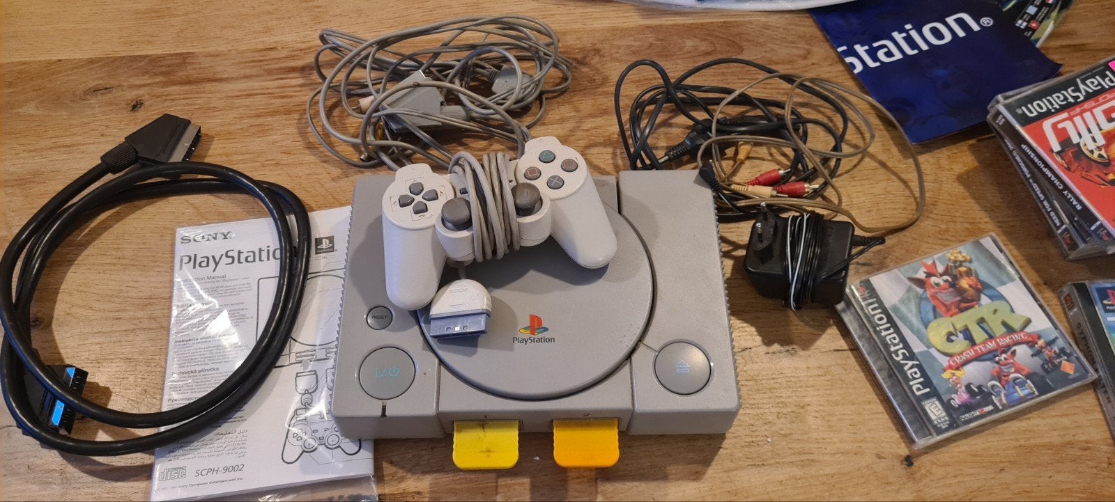 PS1 dualshock, Spelcomputers en Games, Ophalen of Verzenden, Gebruikt, Met 1 controller, Met games