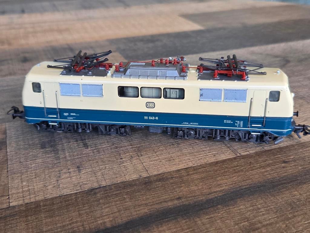 Märklin 3042 DB BR 111 Analoge Locomotief, Hobby en Vrije tijd, Modeltreinen | H0, Wisselstroom, Gebruikt, Locomotief, Ophalen of Verzenden