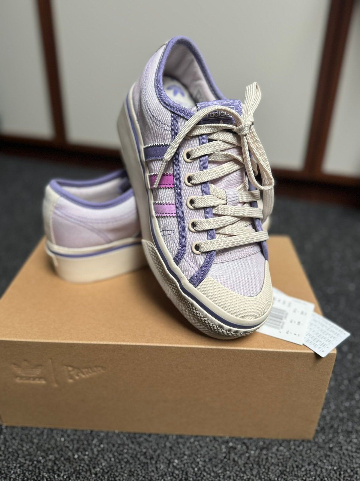 Lila Adidas sneakers maat 37 nieuwstaat, Overige kleuren, Ophalen of Verzenden, Sneakers of Gympen, Zo goed als nieuw
