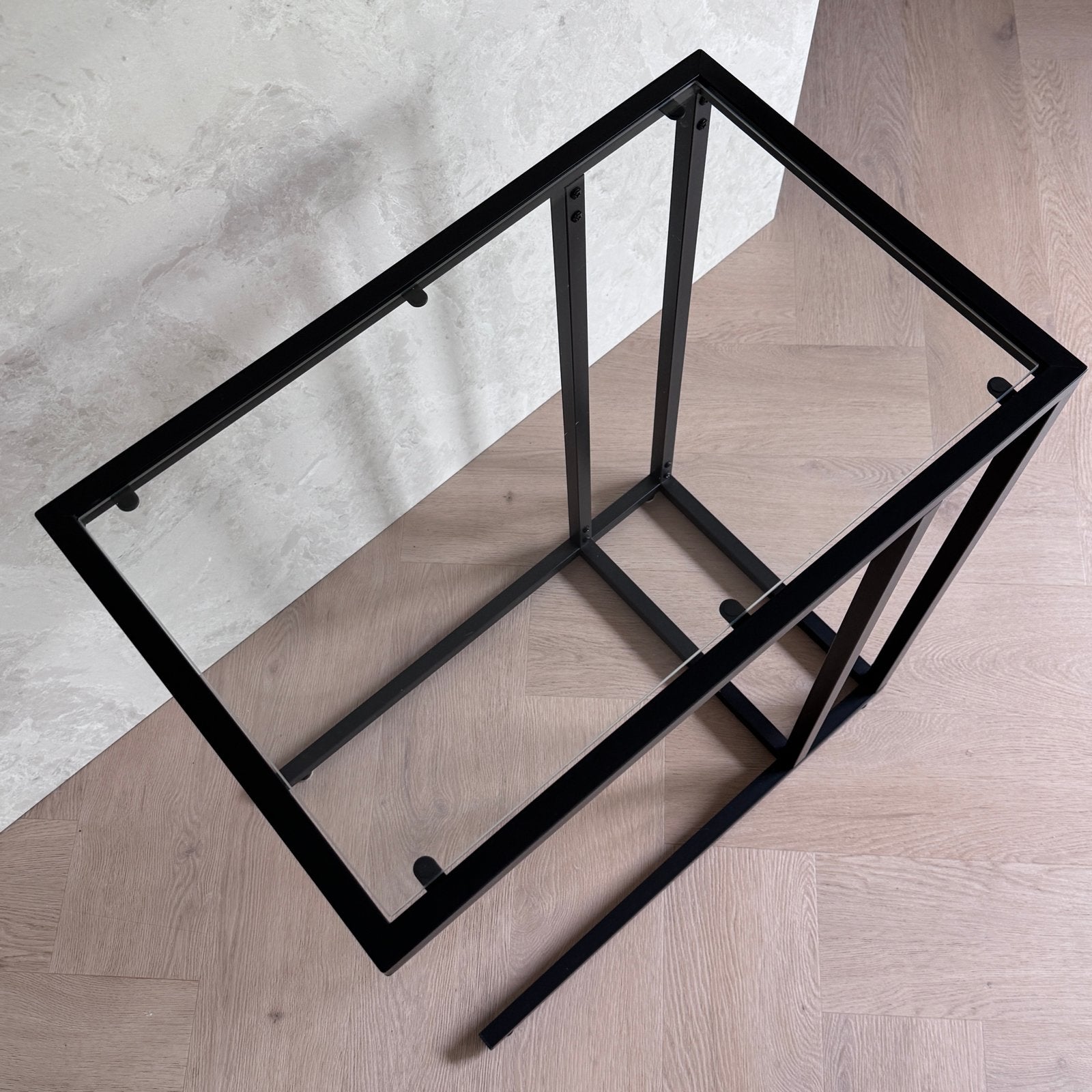 IKEA bijzettafel met glas en zwart metalen frame vittsjö, 55 tot 75 cm, Rechthoekig, Ophalen, 45 tot 60 cm