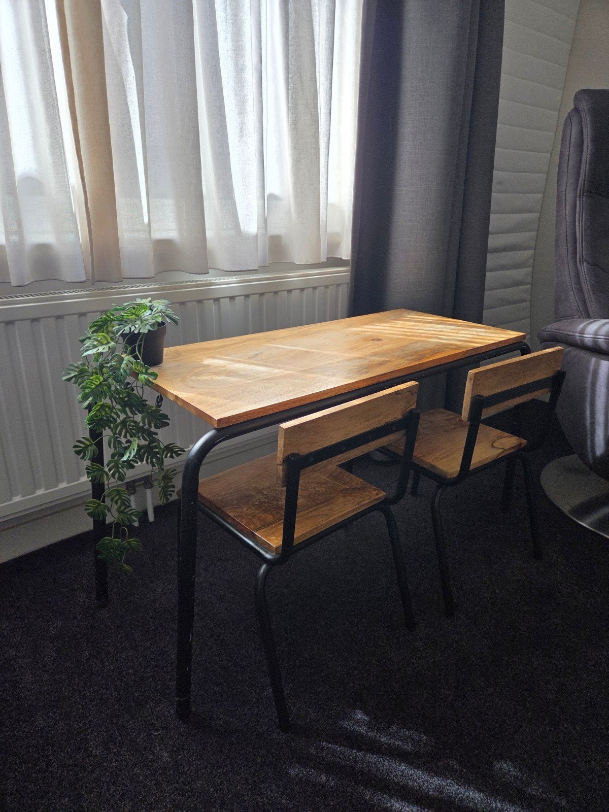 kleuter schooltafeltje met 2 stoeltjes, Kinderen en Baby's, Ophalen, Gebruikt, Tafel(s) en Stoel(en)