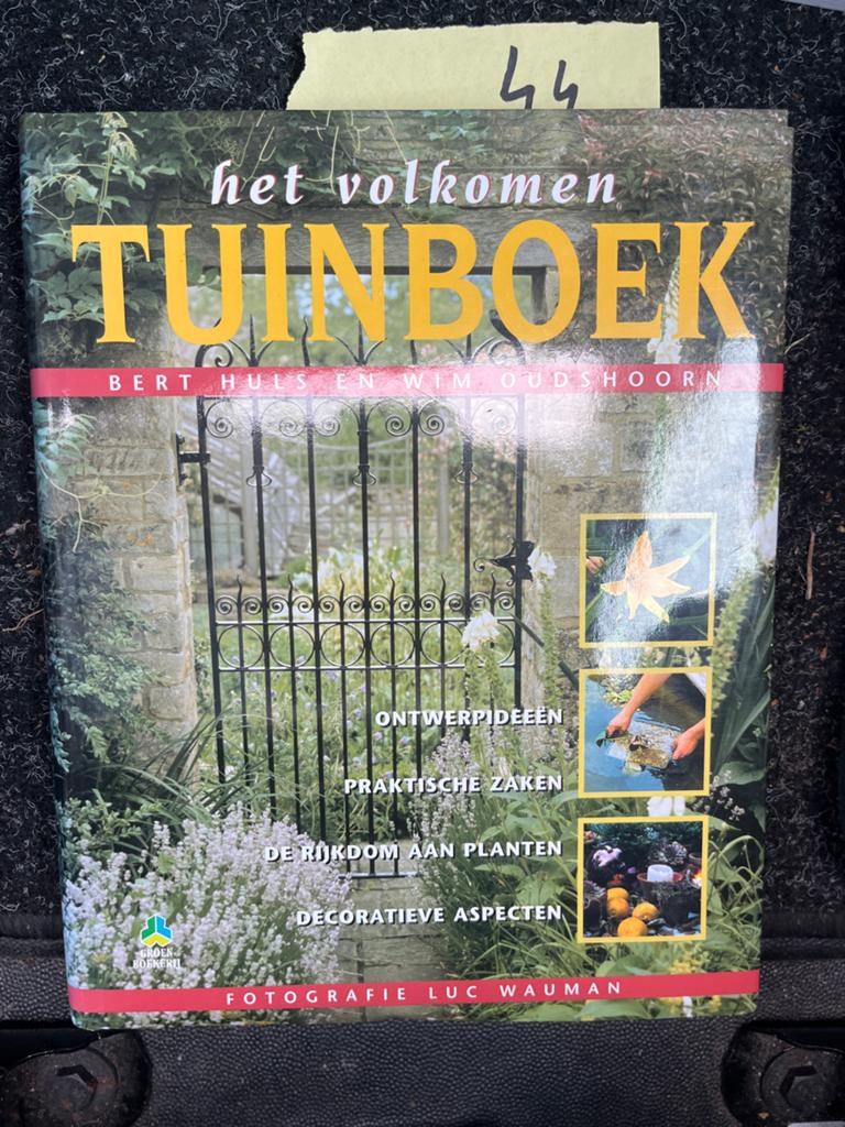 Het Volkomen Tuinboek - Bert Huls & Wim Oudshoorn, Ophalen of Verzenden, Zo goed als nieuw, Tuinieren en Tuinplanten