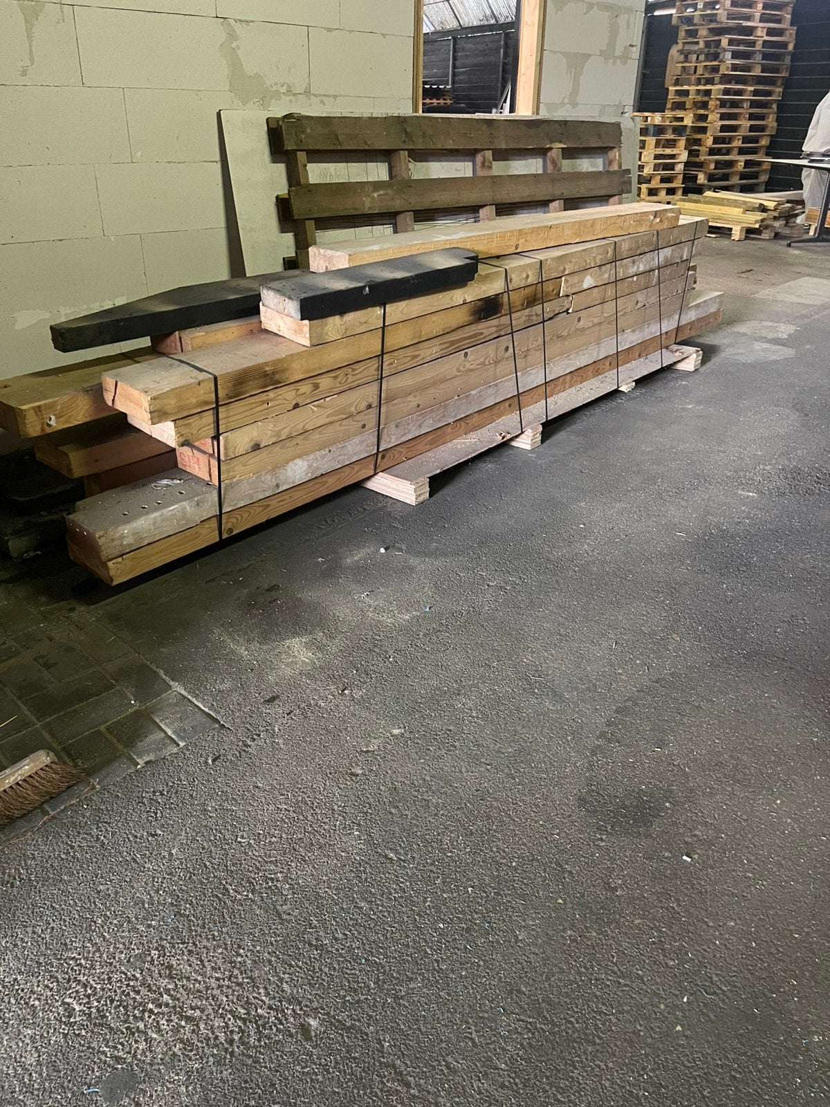Balk hout 23.5x9, Tuin en Terras, Ophalen, Gebruikt, 250 cm of meer, Balken