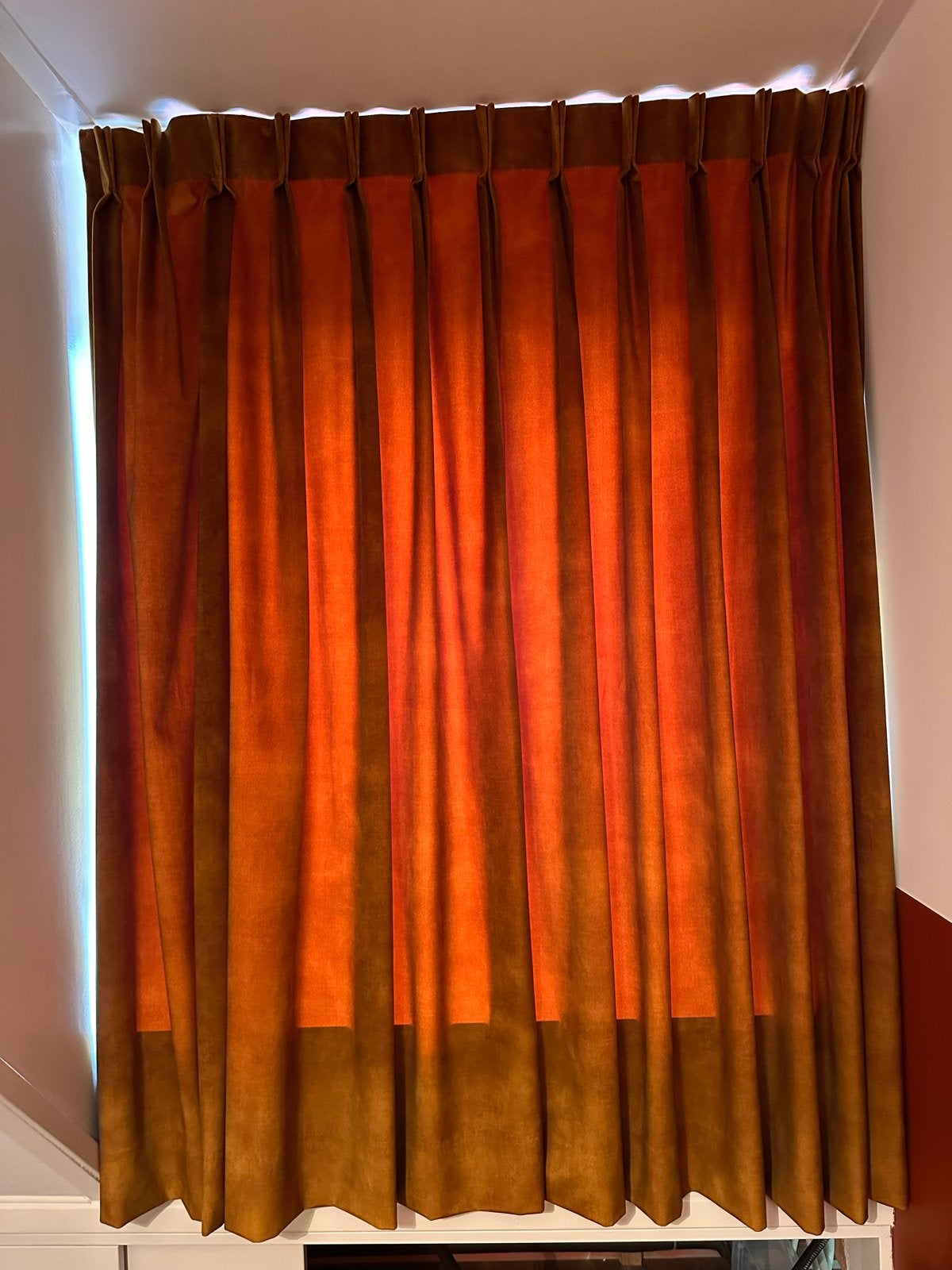 Gordijn, okergeel, 110x150cm, Huis en Inrichting, Overige merken, Fluweel, Zo goed als nieuw, Verduisterend