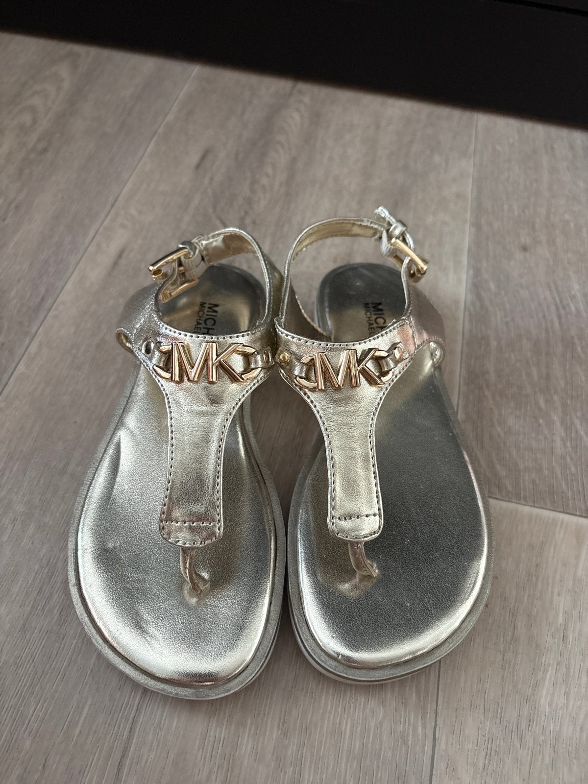 Gouden Michael Kors sandalen voor meisjes, Kinderen en Baby's, Ophalen of Verzenden, Gebruikt, Meisje, Schoenen