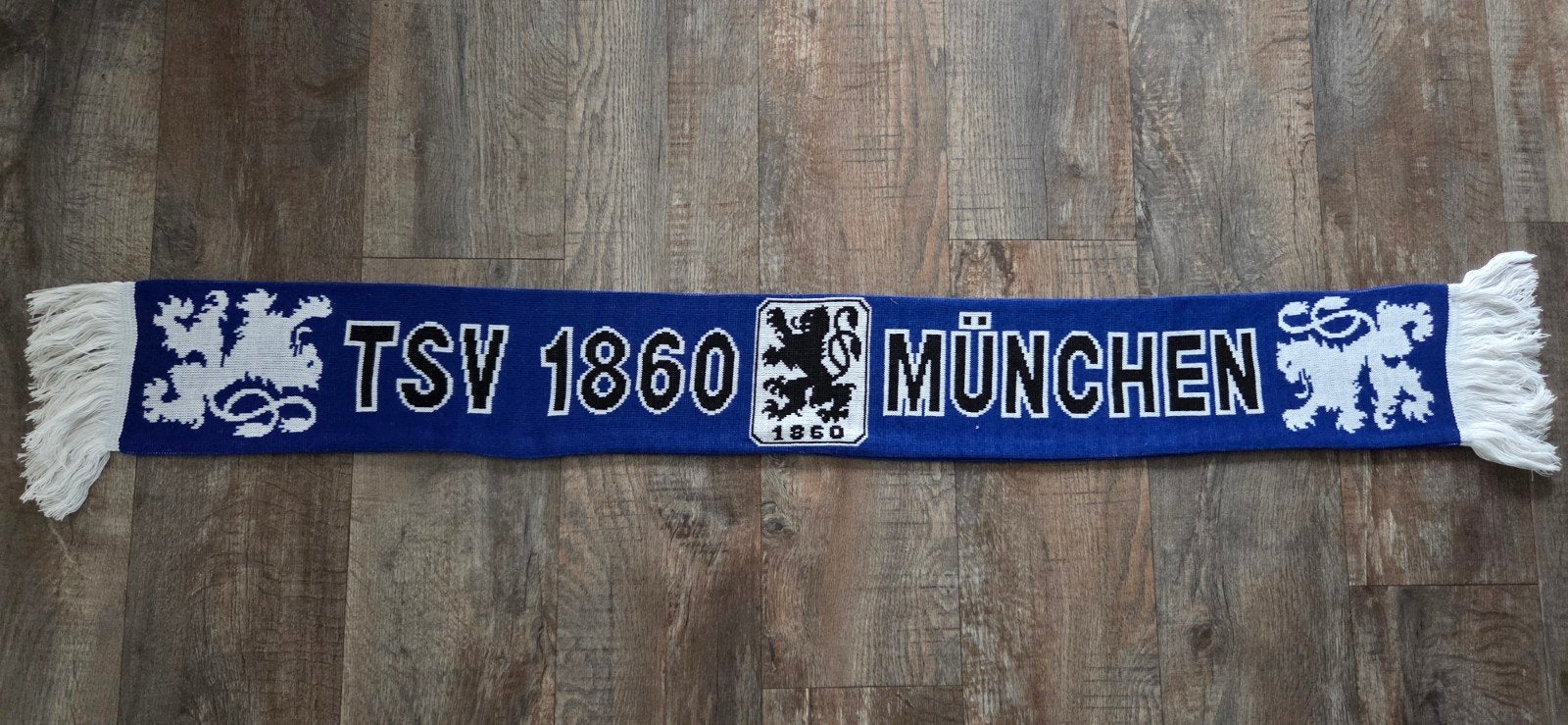 Sjaal 1860 Munchen, Verzamelen, Ophalen of Verzenden, Zo goed als nieuw, Buitenlandse clubs, Vaantje of Sjaal