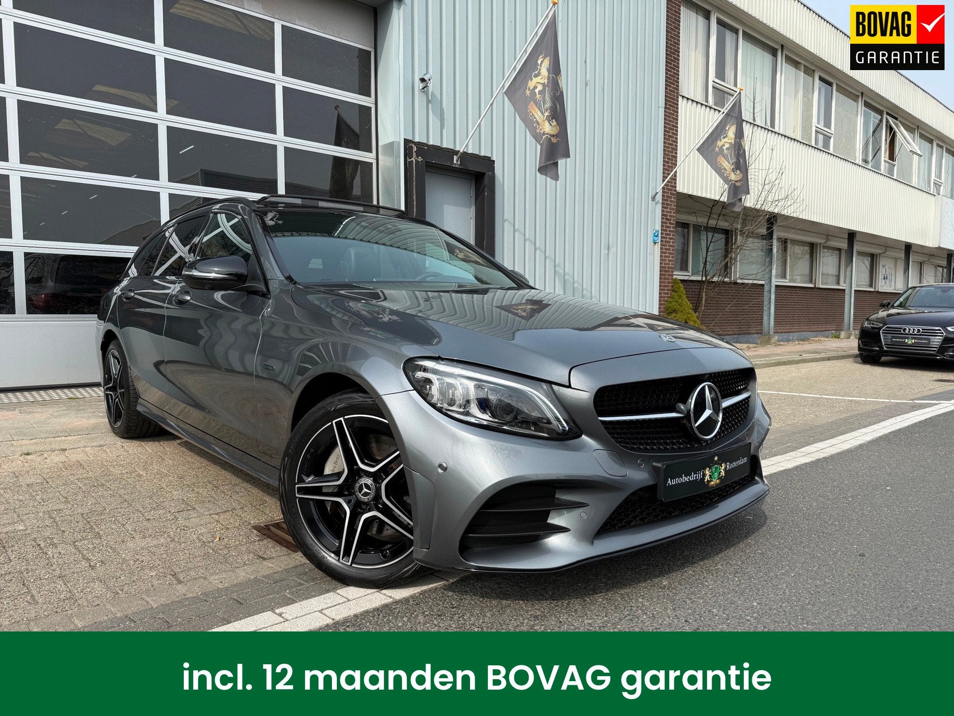 Mercedes-Benz C-klasse Estate 300 e AMG 360º/LEER/NAVI/PANO, Achterwielaandrijving, Hybride Elektrisch/Benzine, 13 kWh, 111 €/maand