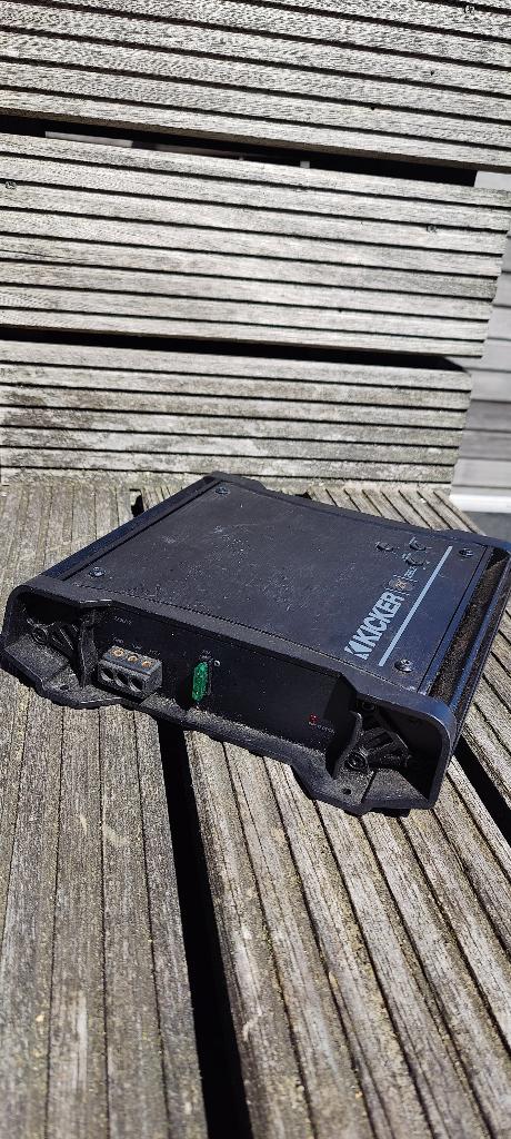 200 Watt KICKER tweekanaals versterker, Auto diversen, Autoradio's, Ophalen, Gebruikt