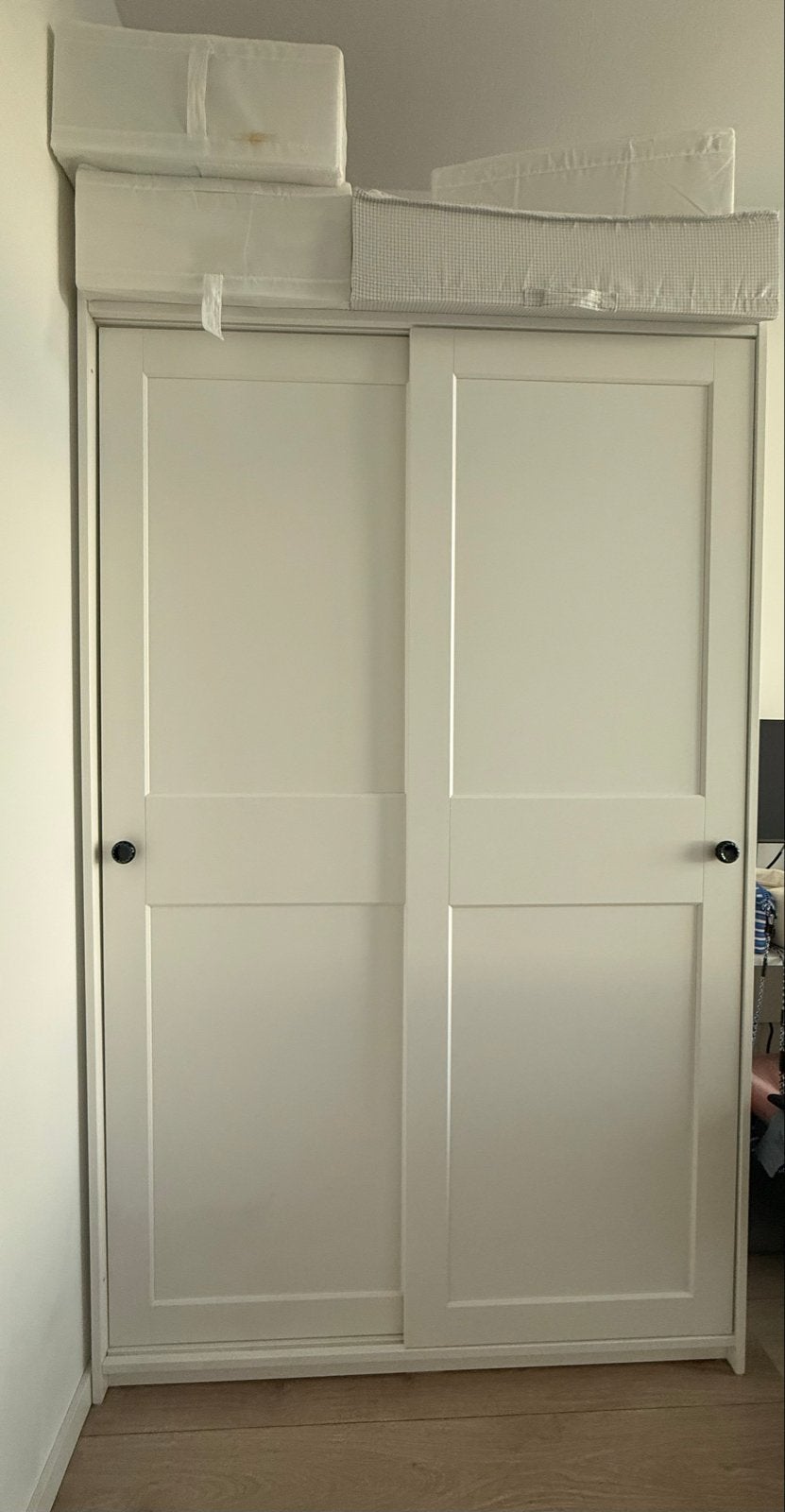 IKEA HAUGA kledingkast in perfecte staat!, Ophalen, 100 tot 150 cm, Zo goed als nieuw, Minder dan 100 cm
