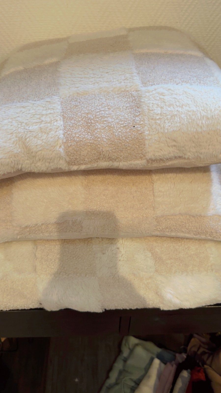 Zachte beige en witte geruite kussenset en plaid, Huis en Inrichting, Ophalen of Verzenden, Gebruikt