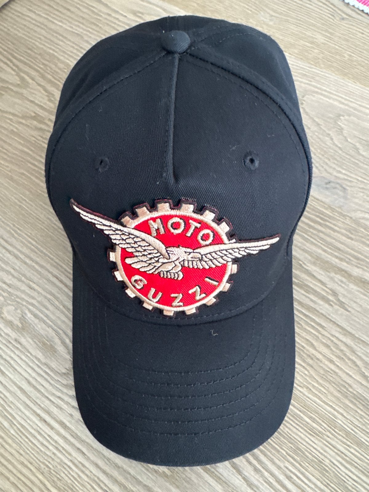 Zwarte Baseball Cap met Moto Guzzi Patch, Ophalen of Verzenden, Nieuw, One size fits all, Pet