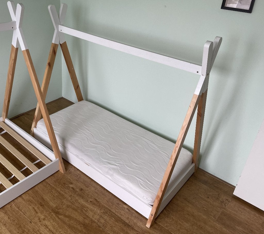 Vipack tipi bed 140x70cm, inclusief matras, Ophalen, Gebruikt, 70 tot 85 cm, 140 tot 160 cm