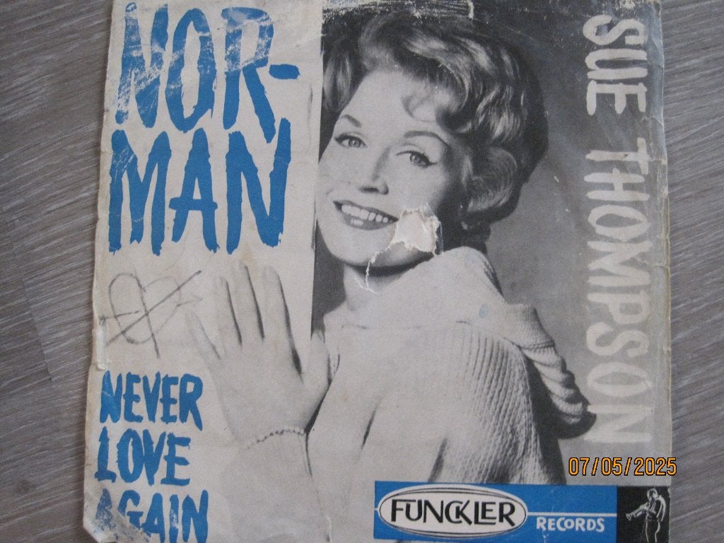 Sue Thompson   -   Norman, 10 inch, Fotohoes, Ophalen of Verzenden, Zo goed als nieuw