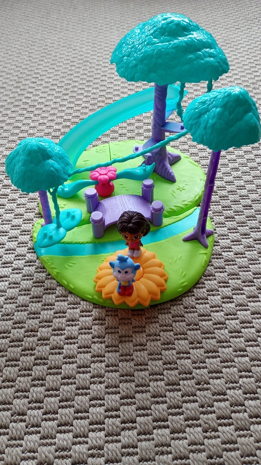 Dora's speeltuin - Zo goed als nieuw, Ophalen of Verzenden, Zo goed als nieuw, Meisje