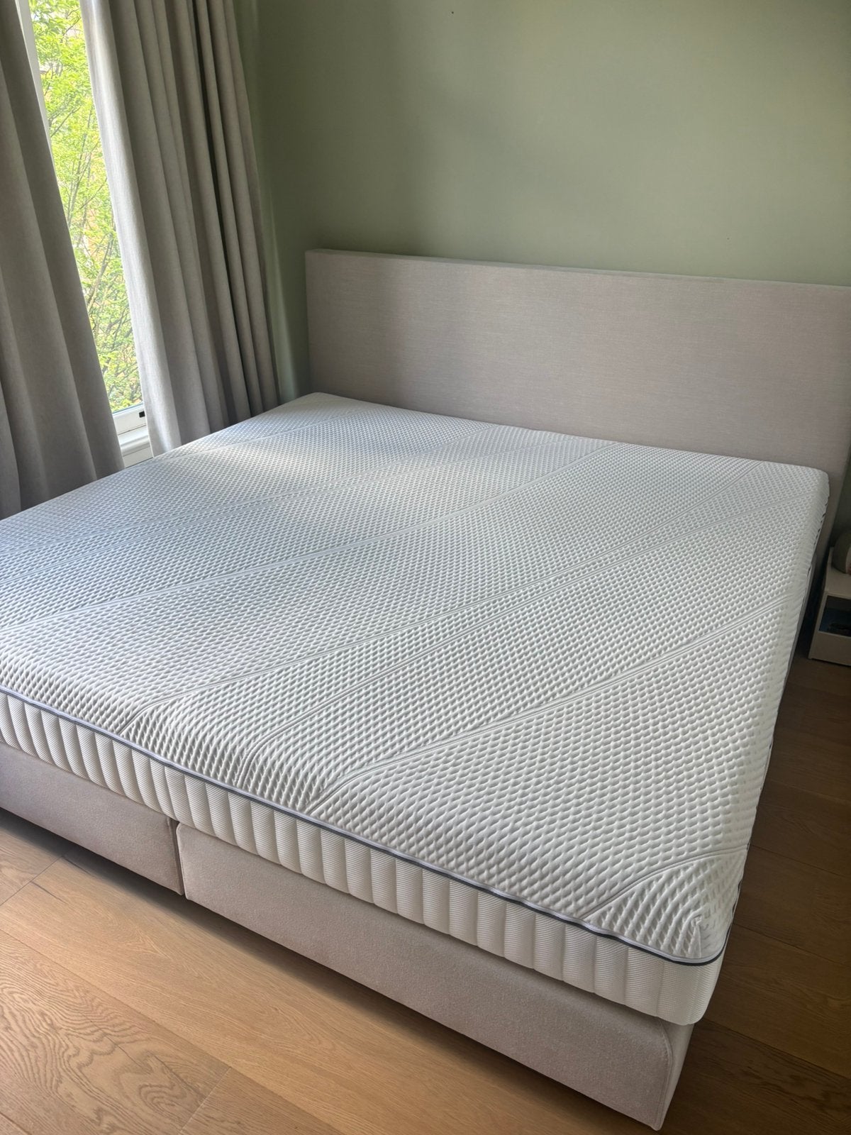 King size box spring bed frame and mattress, Ophalen, Tweepersoons, Zo goed als nieuw, Overige maten