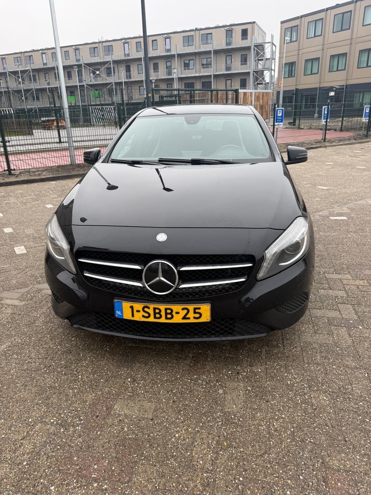 Mercedes-Benz A-Klasse A180 1.6 Blue EFF Aut7 2013 Zwart, 1295 kg, 4 cilinders, 19 km/l, 695 kg