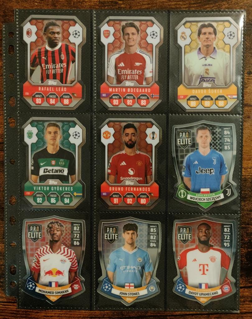 Shield Pro Elite 9x Topps 23/25.Leäo..Odegaard..Suker..Stone, Ophalen of Verzenden, Nieuw, Buitenlandse clubs, Poster, Plaatje of Sticker