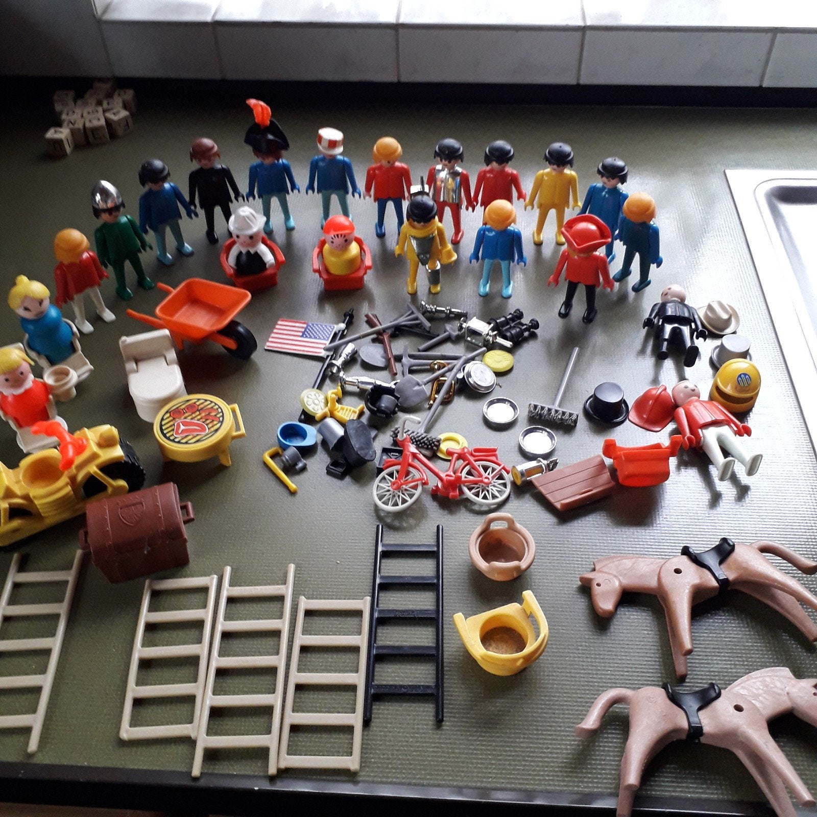 Vintage Playmobil figuren en accessoires - 1974, Ophalen, Gebruikt