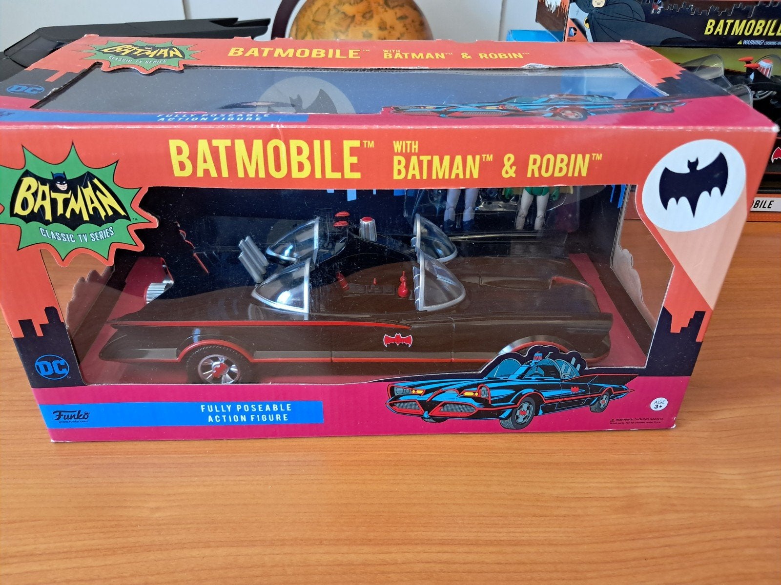 Funko Batmobile with Batman and Robin, Ophalen, Eu, Beeldje, Replica of Model, Eu