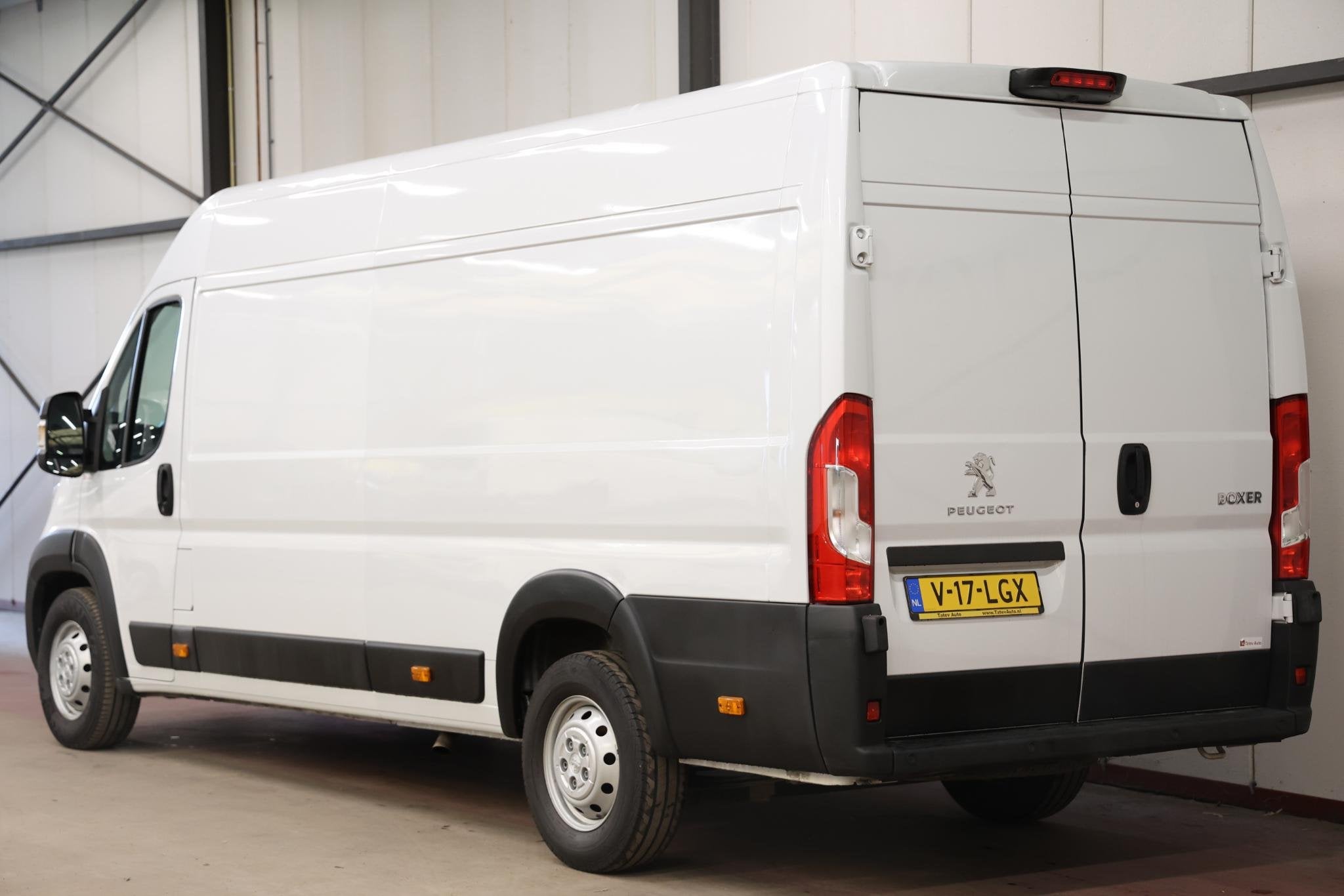 Peugeot Boxer 435 2.2 BlueHDi 140PK L4H2, Voorwielaandrijving, Stof, Gebruikt, Euro 6