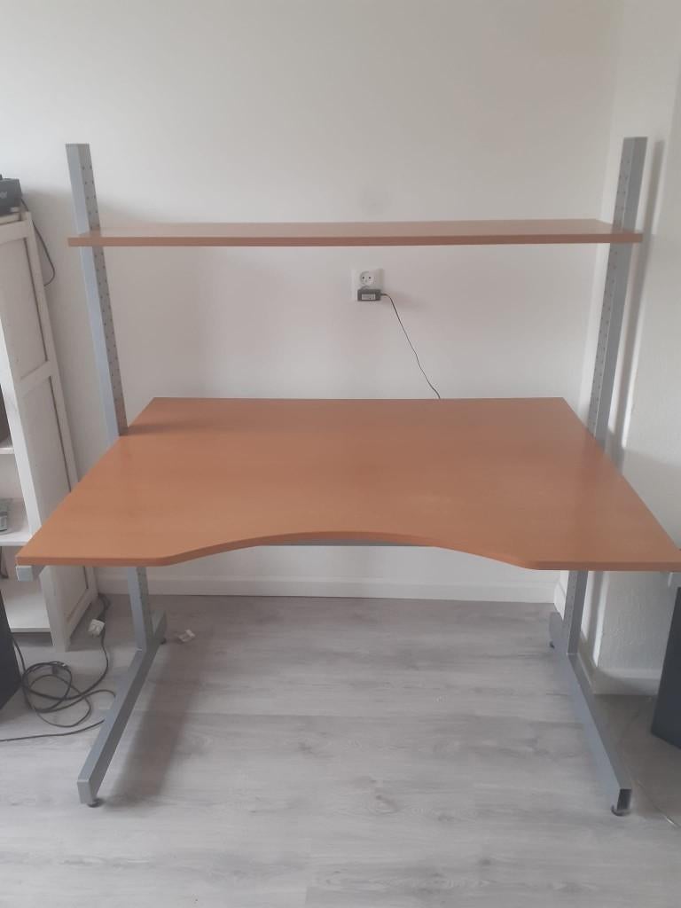 Ikea Jerker bureau te koop, Ophalen, Gebruikt, In hoogte verstelbaar, Hout