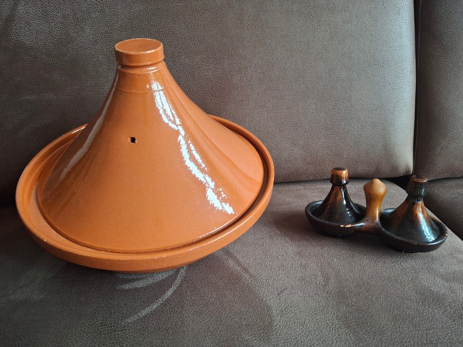 Tajine Marokkaans  met peper en zout stel, Ophalen of Verzenden, Zo goed als nieuw, Overige materialen, Kookpan